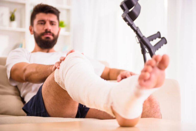 Best 6 Reasons to Hire a Workers Comp Attorney If Injured at Work