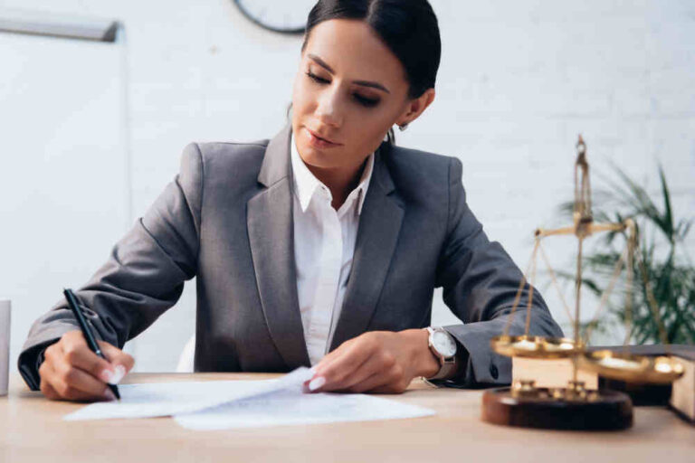 5 Critical Factors for Picking the Right Attorney for Your Case